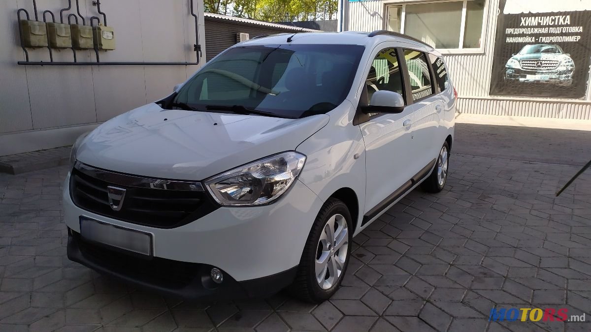 2013' Dacia Lodgy photo #2