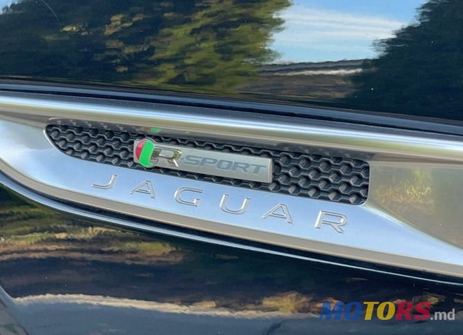 2017' Jaguar XF photo #6