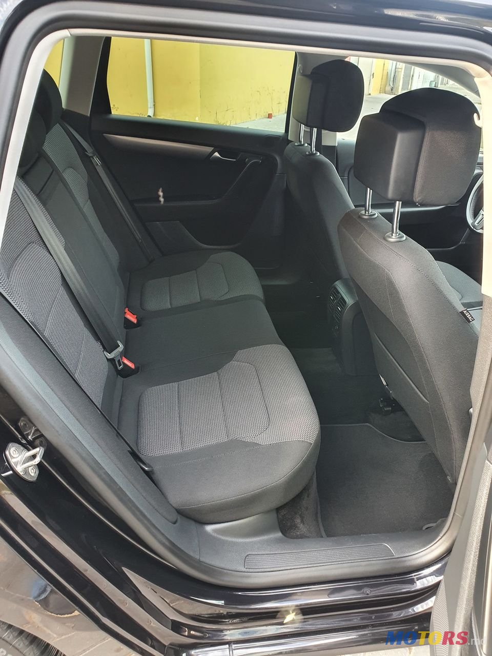 2013' Volkswagen Passat photo #6