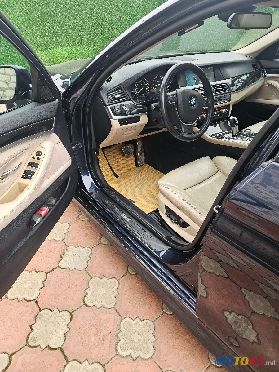2012' BMW 5 Series photo #6