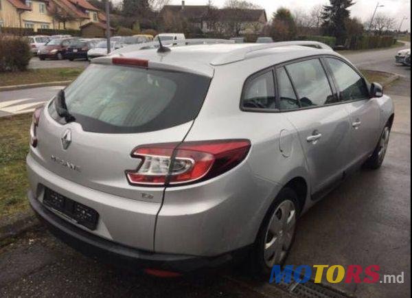2011' Renault Megane photo #1