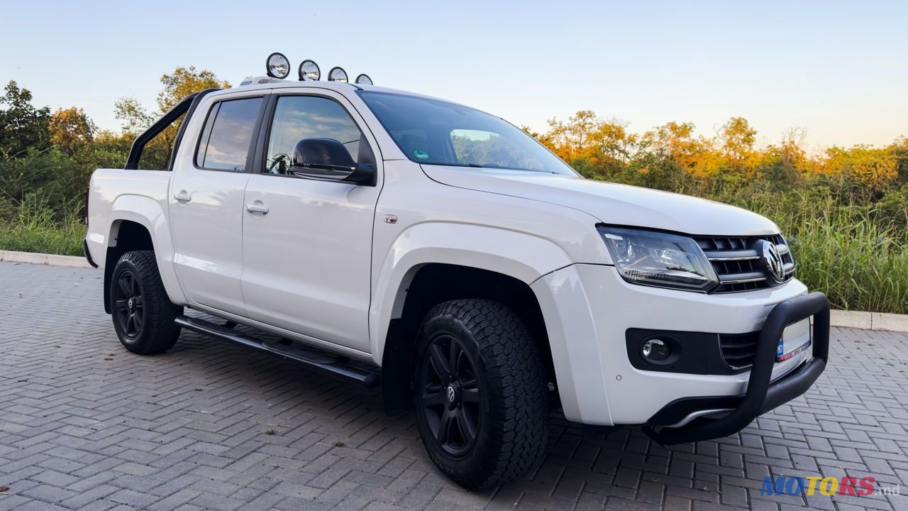 2015' Volkswagen Amarok photo #1