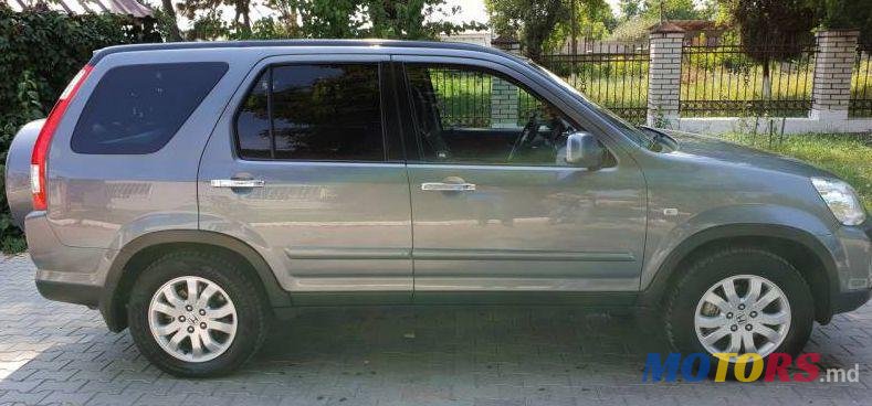 2005' Honda CR-V photo #1