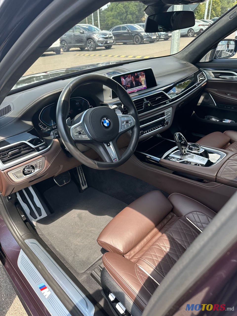 2021' BMW 7 Series photo #5