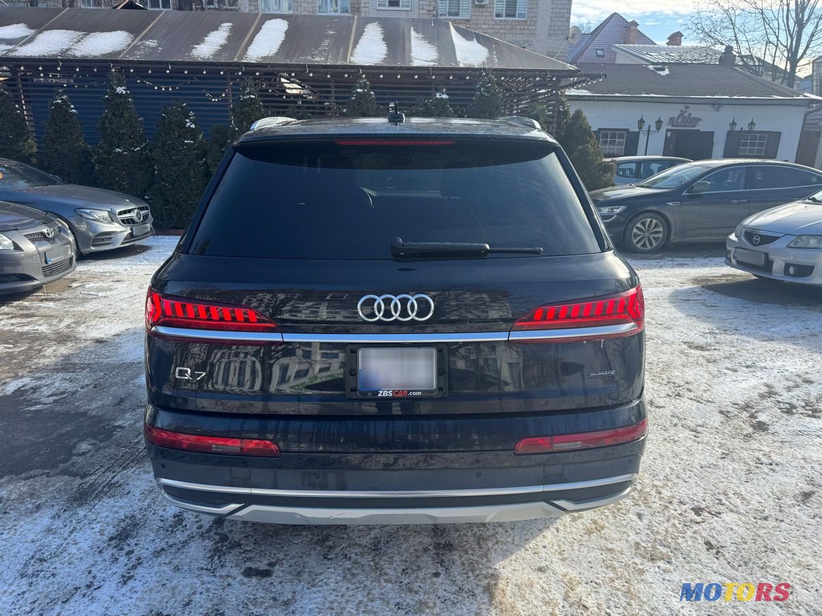 2021' Audi Q7 photo #3