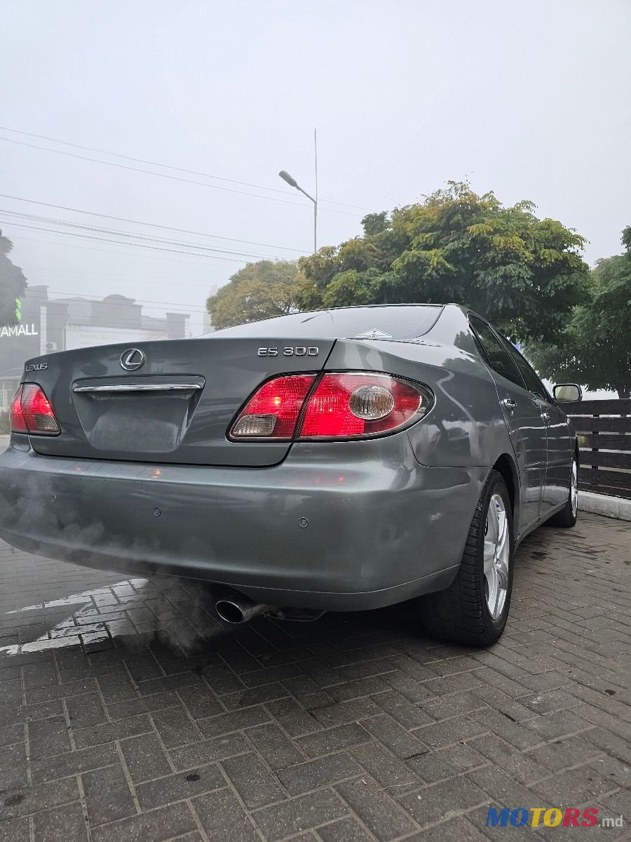 2002' Lexus Es Series photo #1