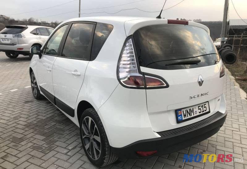 2012' Renault Scenic photo #2