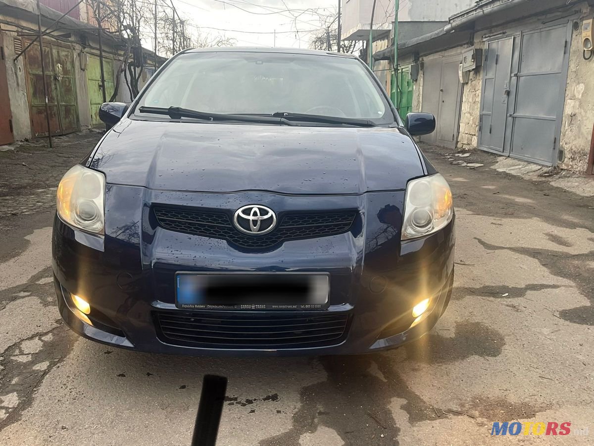2007' Toyota Auris photo #2