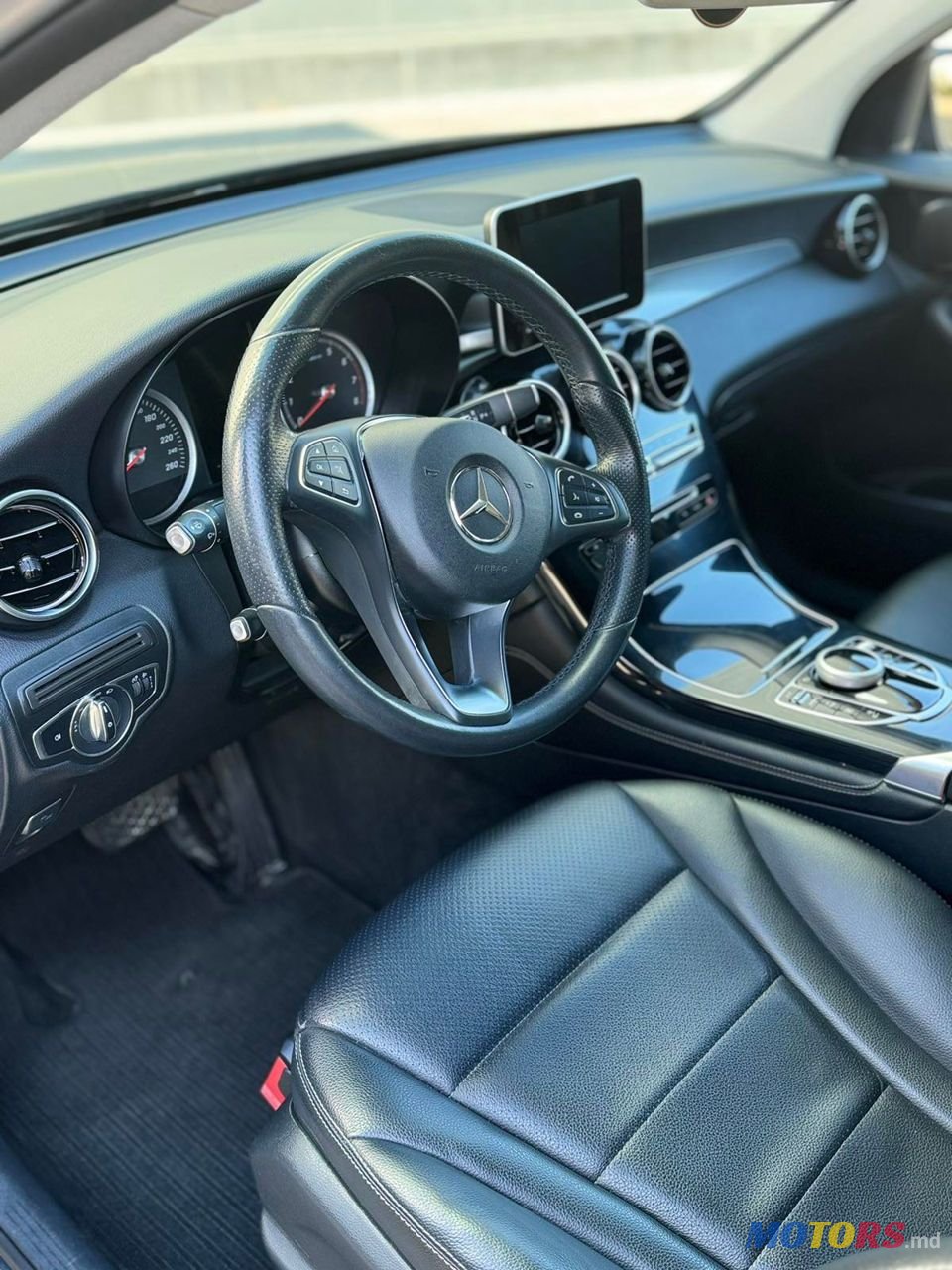 2017' Mercedes-Benz Glc Coupe photo #6