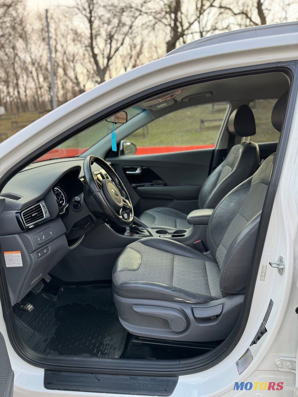 2017' Kia Niro photo #2