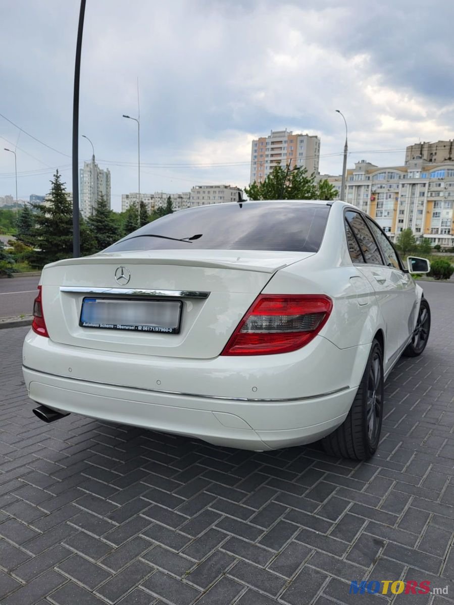 2010' Mercedes-Benz C-Class photo #3