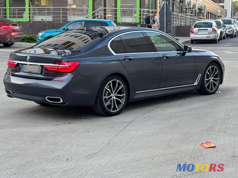 2016' BMW 7 Series photo #2