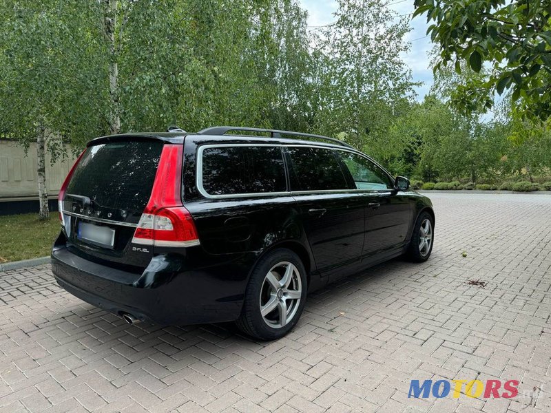 2016' Volvo V70 photo #2