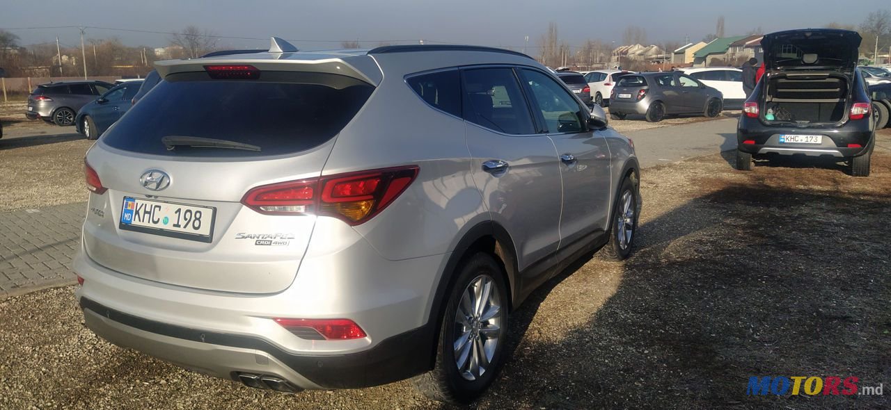 2016' Hyundai Santa Fe photo #4