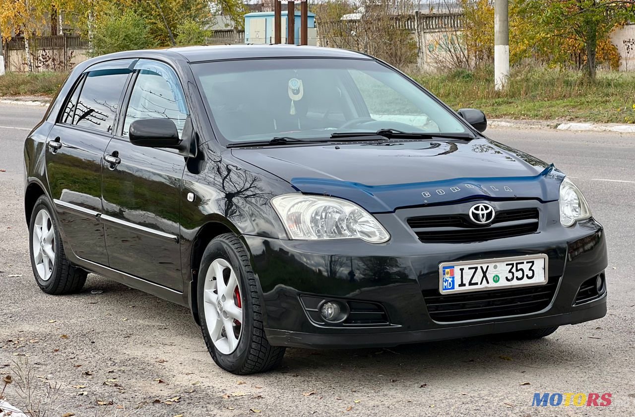 2005' Toyota Corolla photo #2