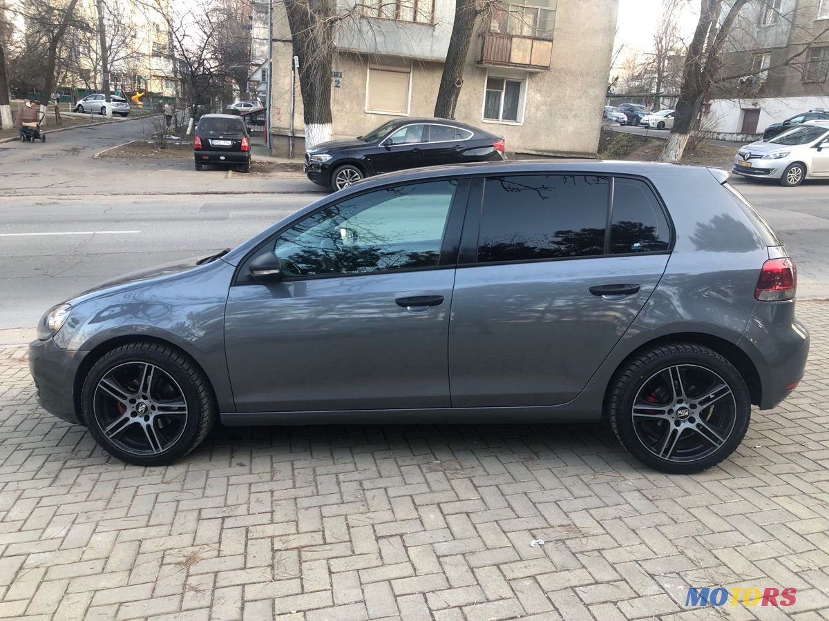 2009' Volkswagen Golf photo #6