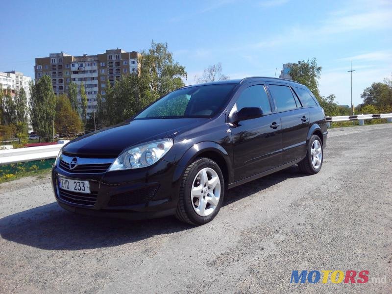 2008' Opel Astra photo #1