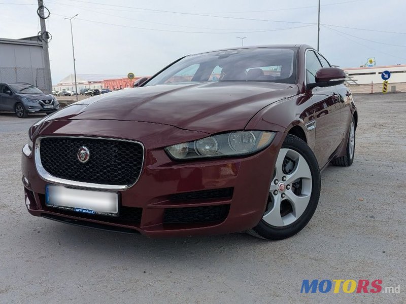 2016' Jaguar XE photo #2