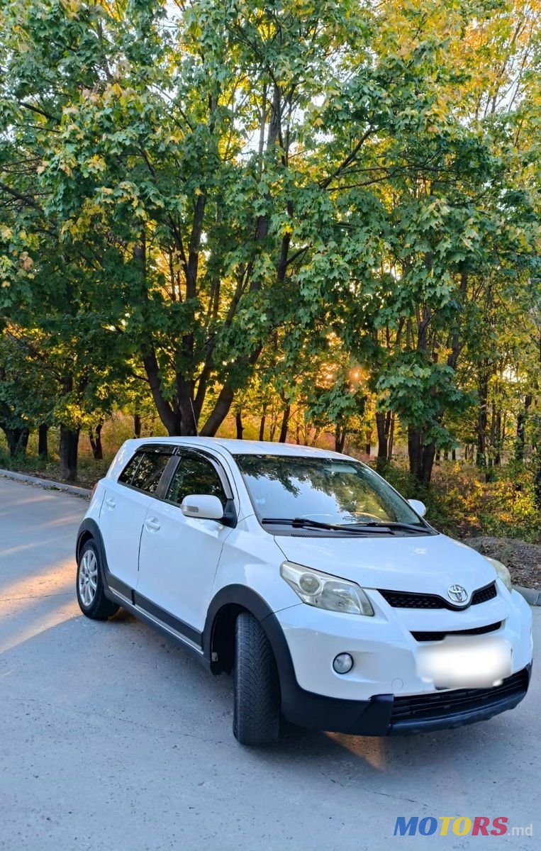 2010' Toyota Urban Cruiser photo #3