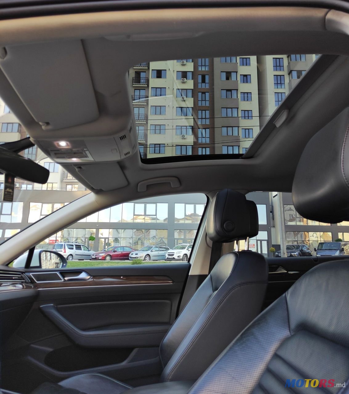 2016' Volkswagen Passat photo #5