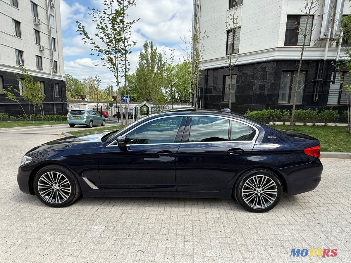 2018' BMW 5 Series photo #5