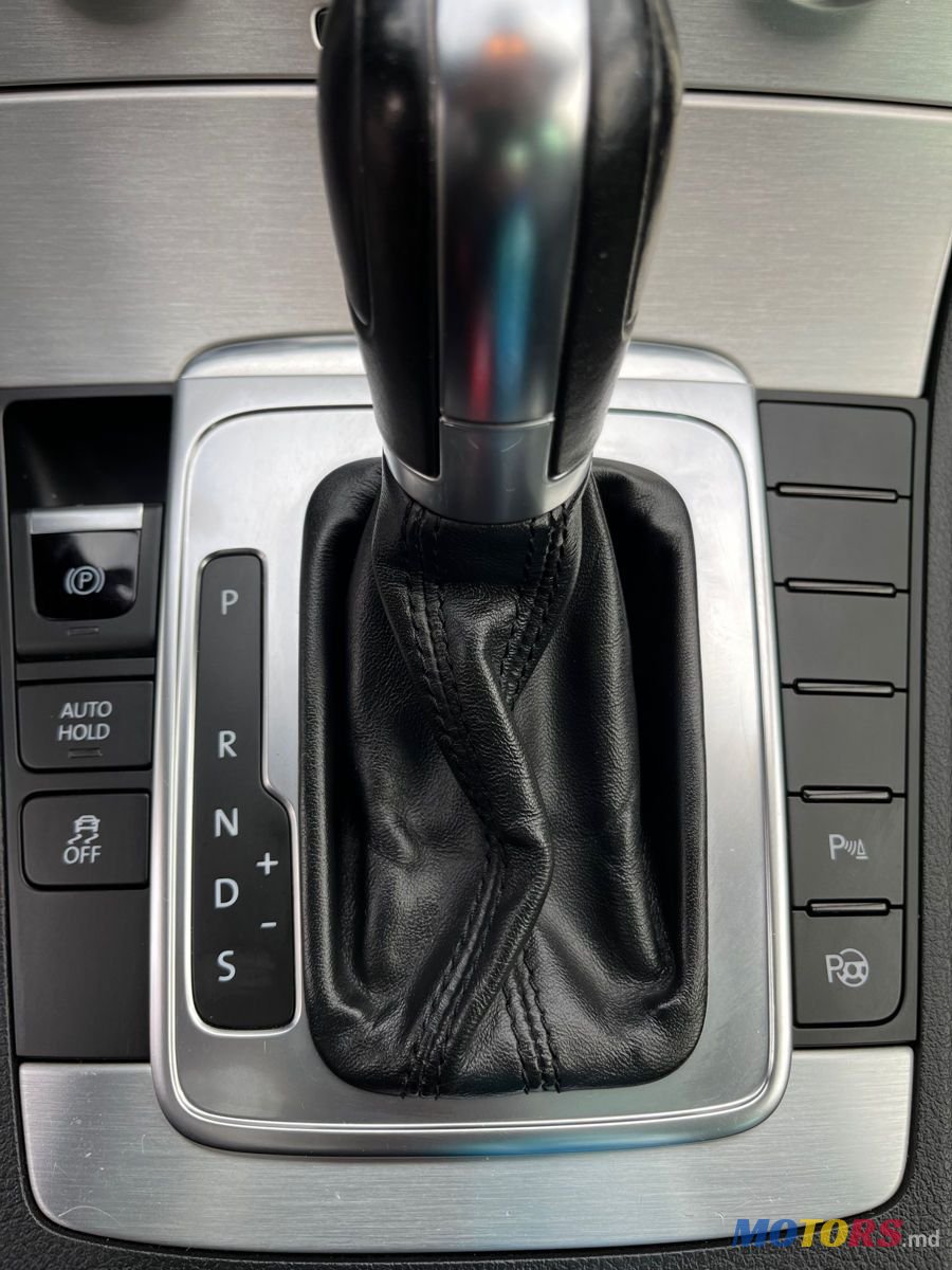 2014' Volkswagen Passat photo #4