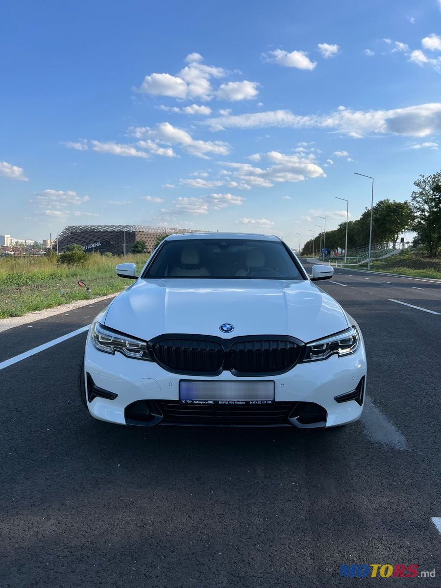 2022' BMW 3 Series photo #1