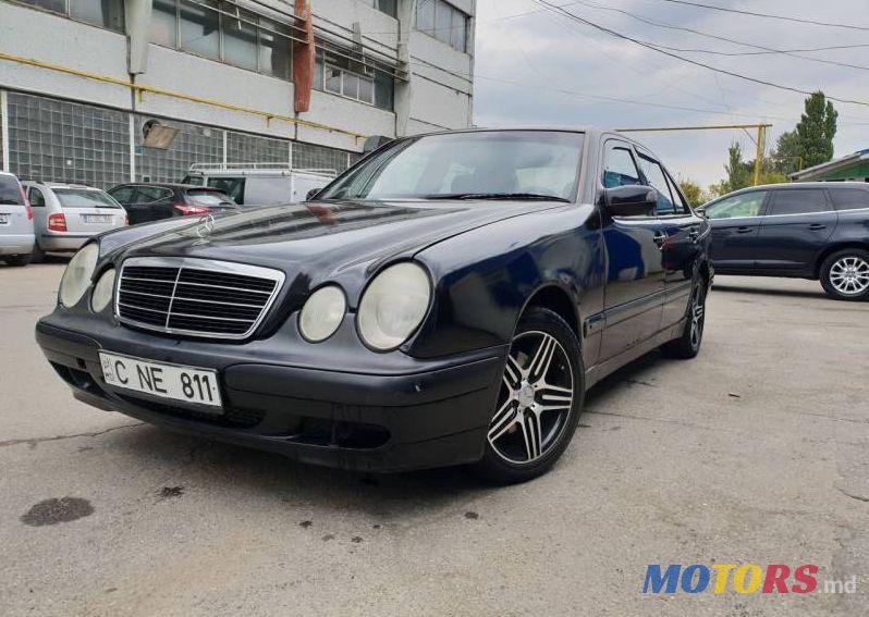 2001' Mercedes-Benz E photo #1