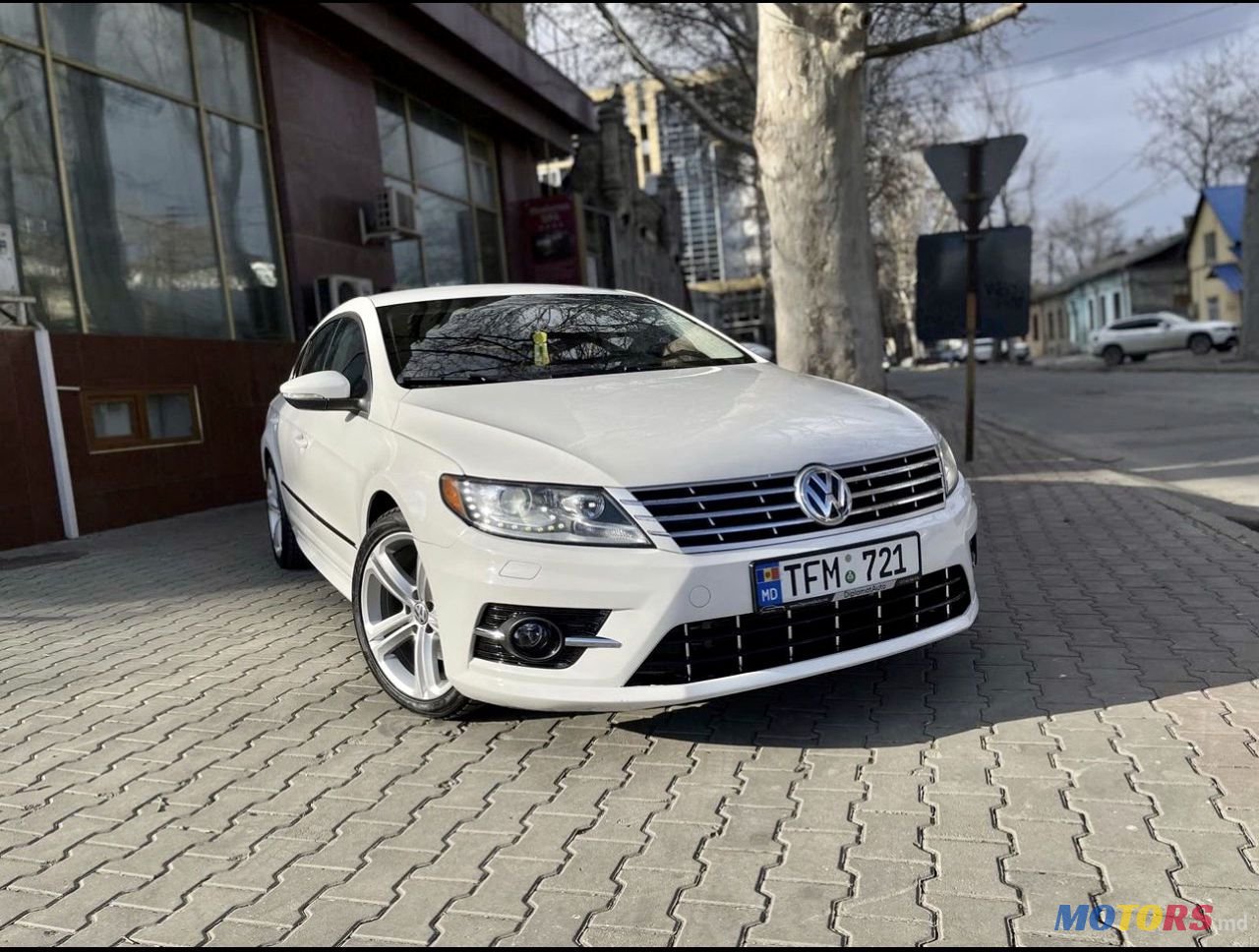 2013' Volkswagen Passat photo #1