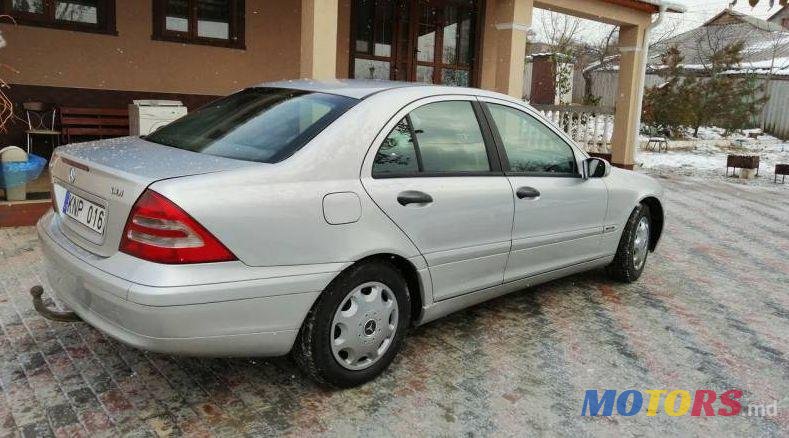 2001' Mercedes-Benz C photo #3