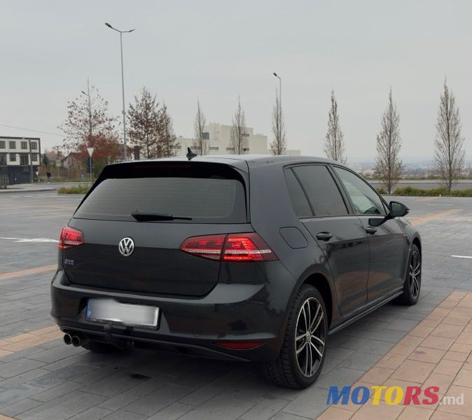 2015' Volkswagen Golf photo #4