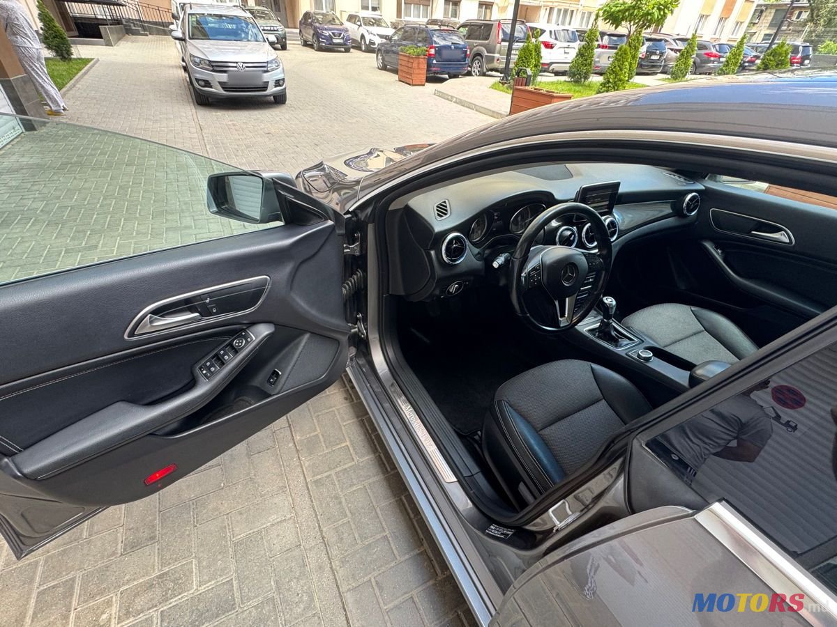 2014' Mercedes-Benz CLA photo #3