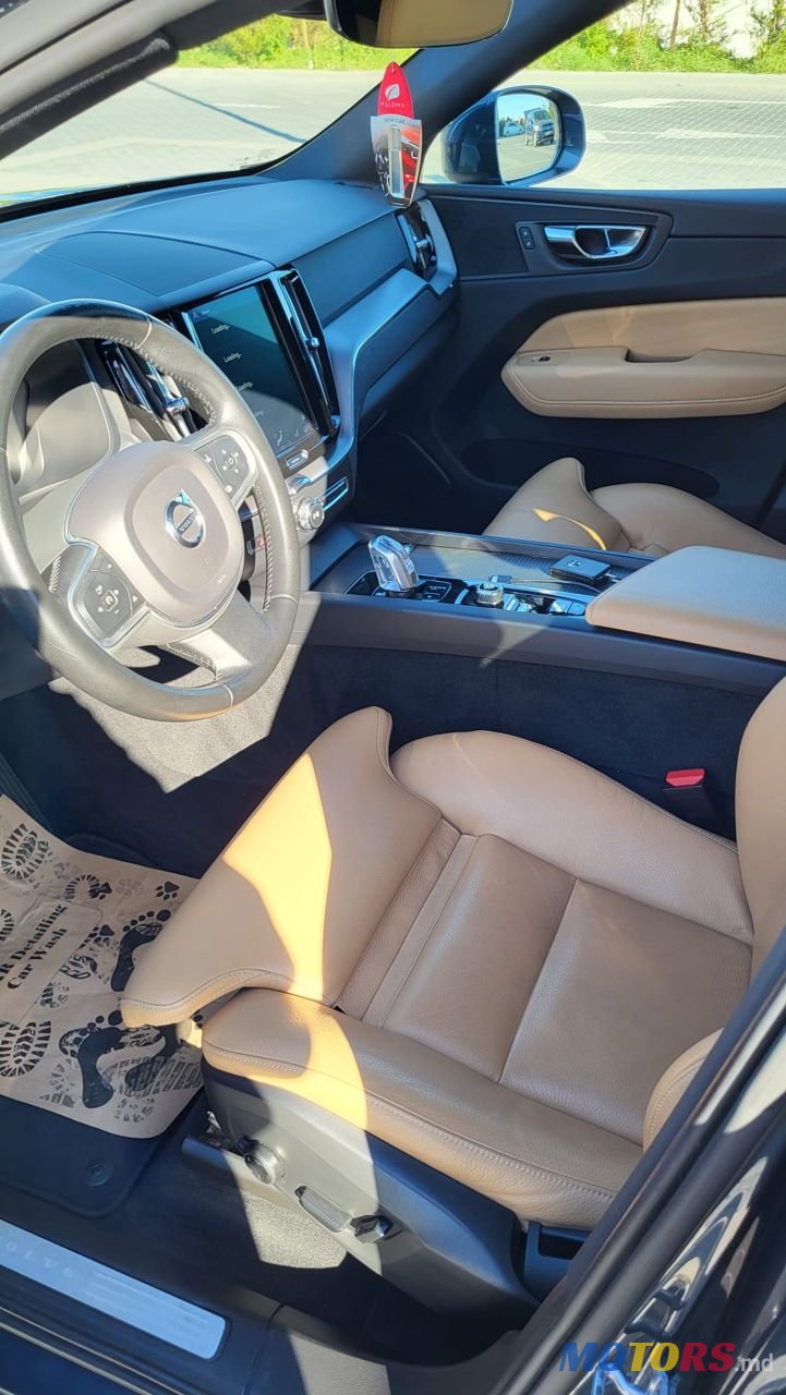 2019' Volvo XC60 photo #6