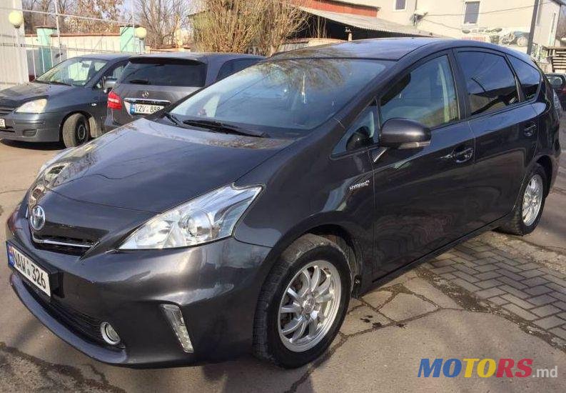 2013' Toyota Prius + photo #1