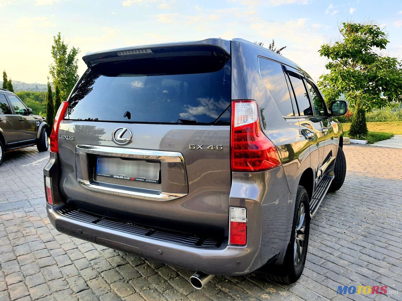 2010' Lexus Gx Series photo #2