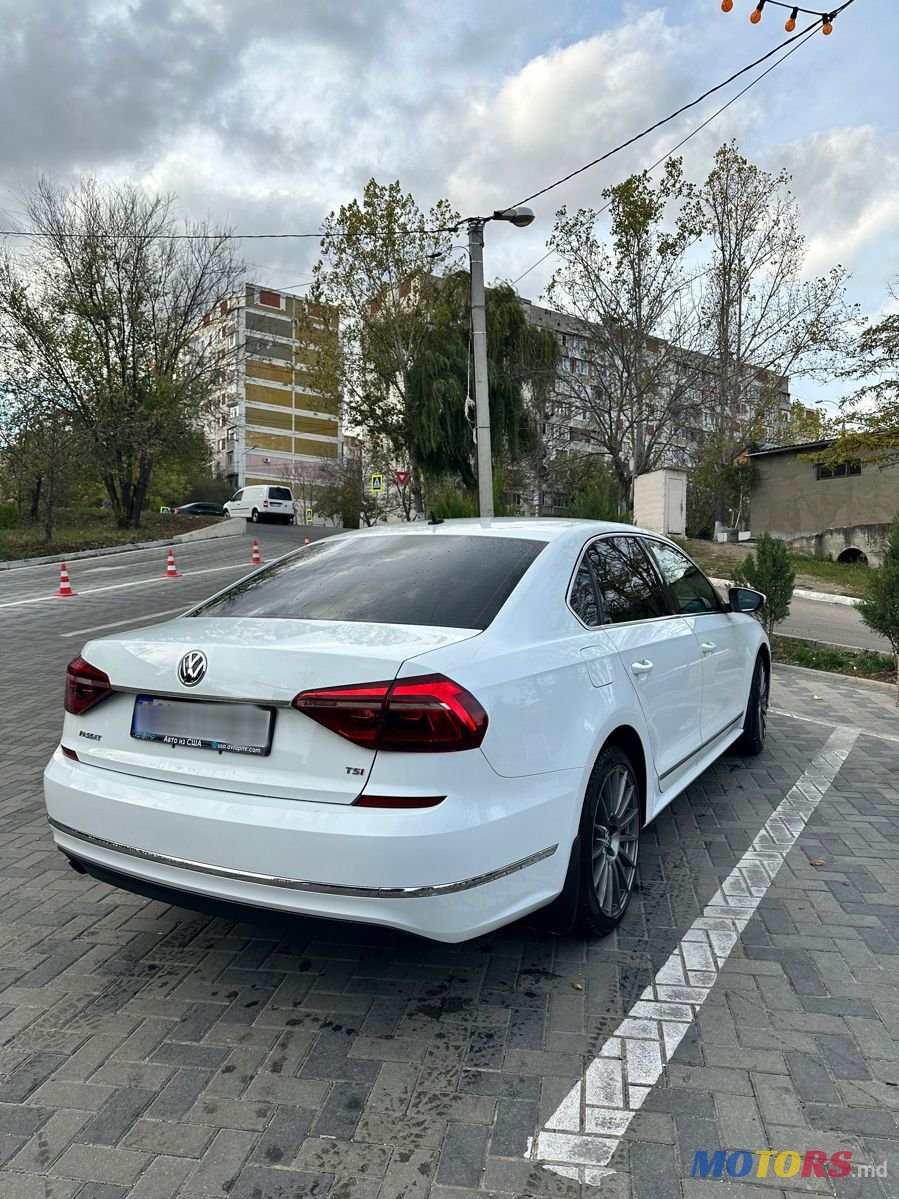 2016' Volkswagen Passat photo #3