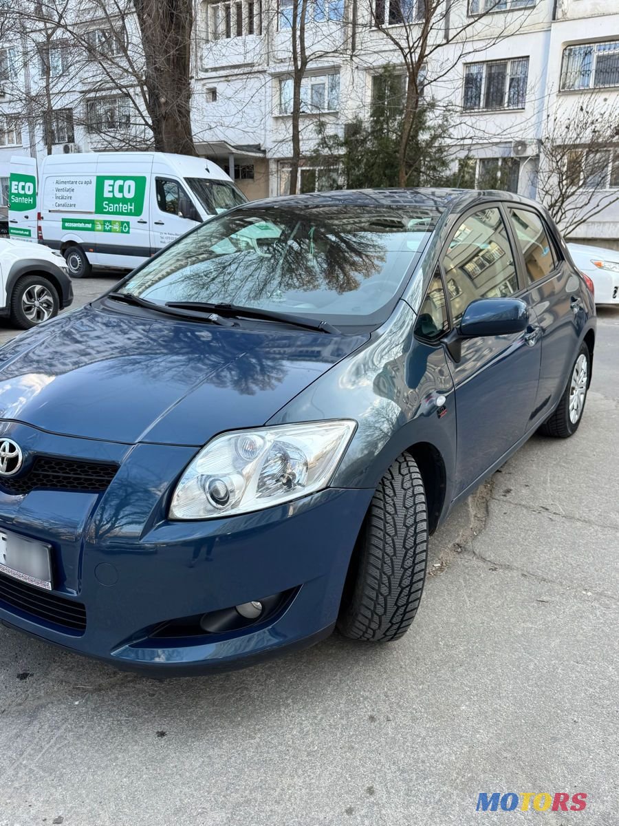 2007' Toyota Auris photo #2