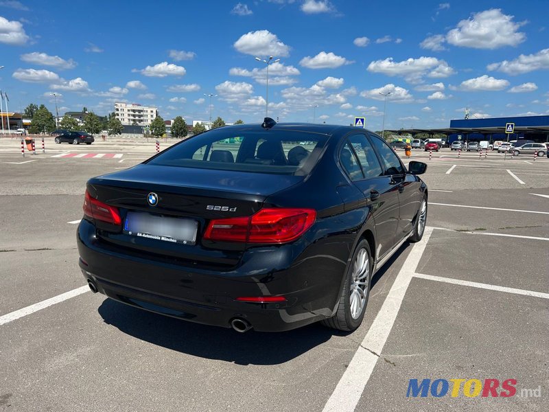 2018' BMW 5 Series photo #3