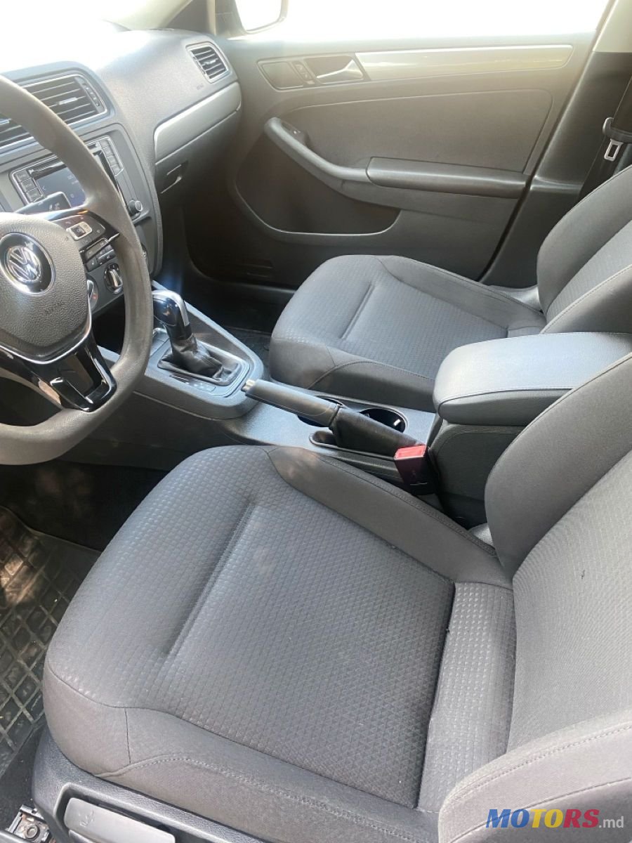 2015' Volkswagen Jetta photo #5