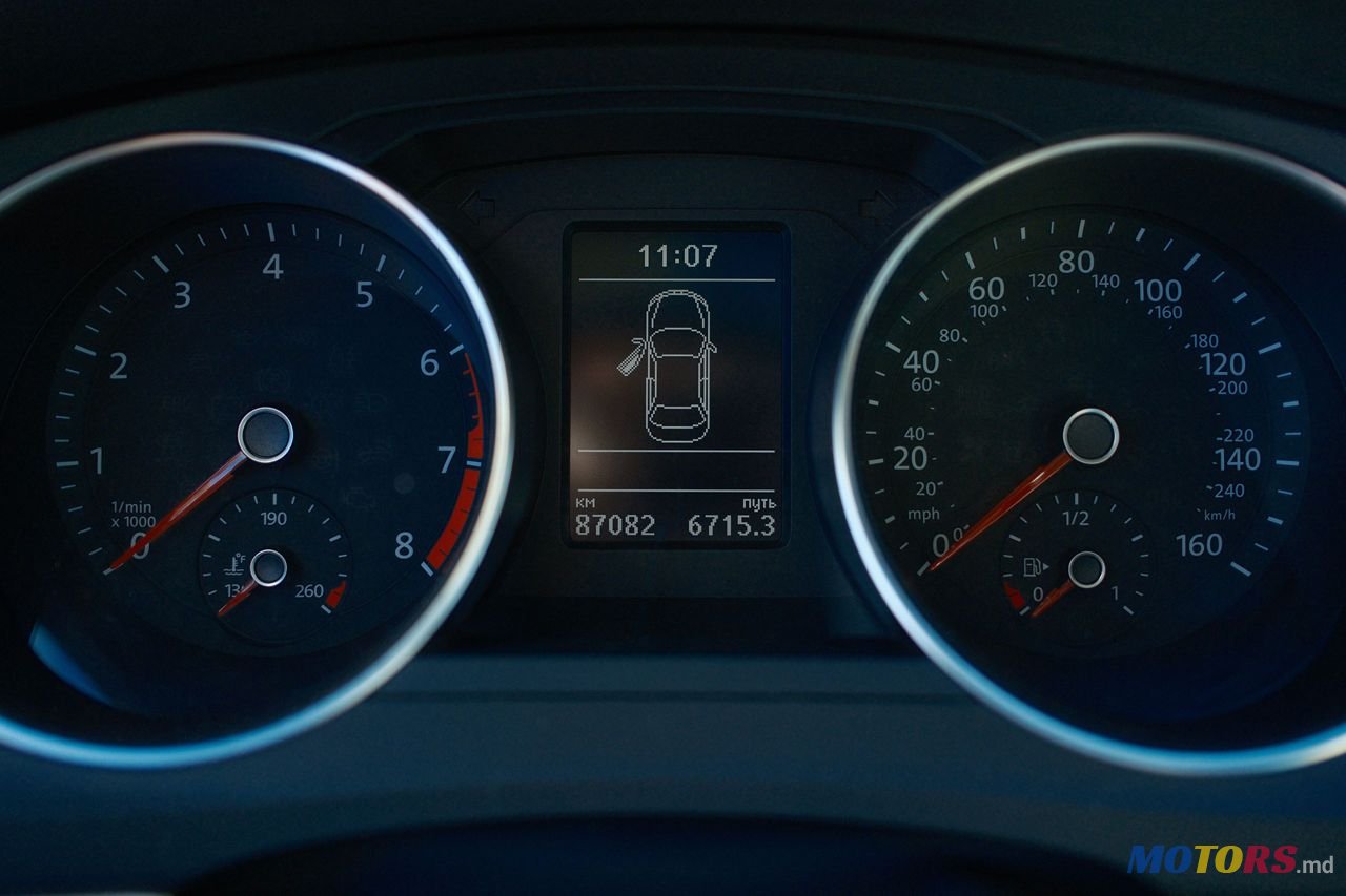 2017' Volkswagen Jetta photo #5