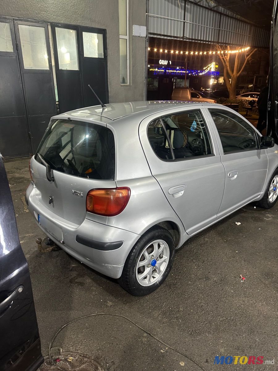 2004' Toyota Yaris photo #2
