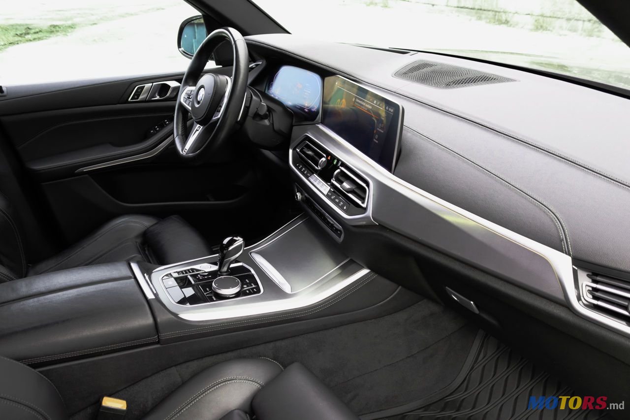 2022' BMW X5 photo #6