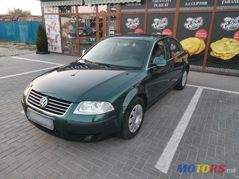 2005' Volkswagen Passat photo #3