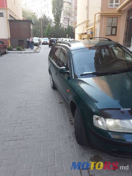 1998' Volkswagen Passat photo #2