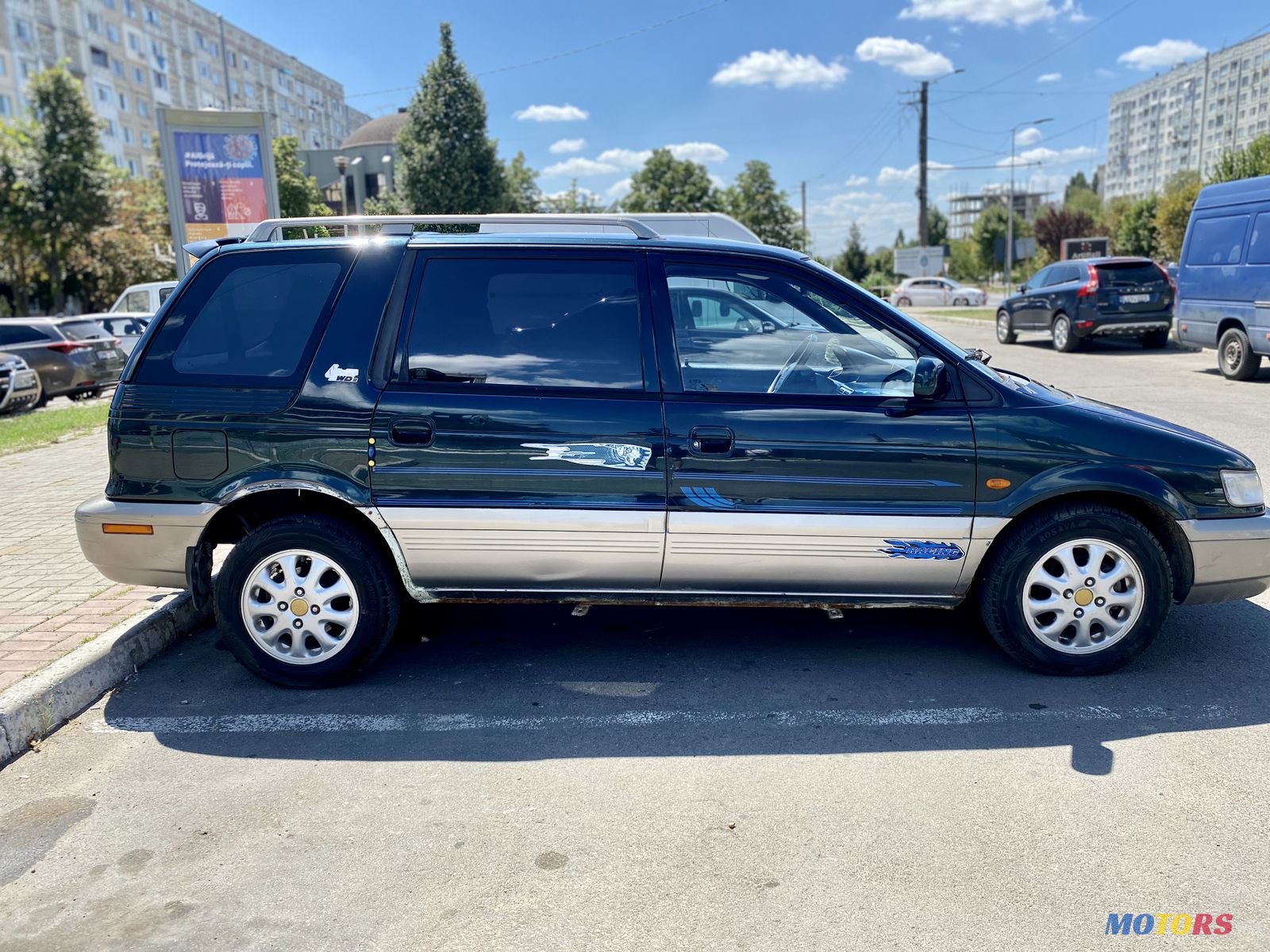 1999' Hyundai Santamo photo #2