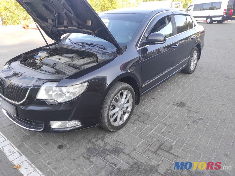 2011' Skoda Superb photo #3