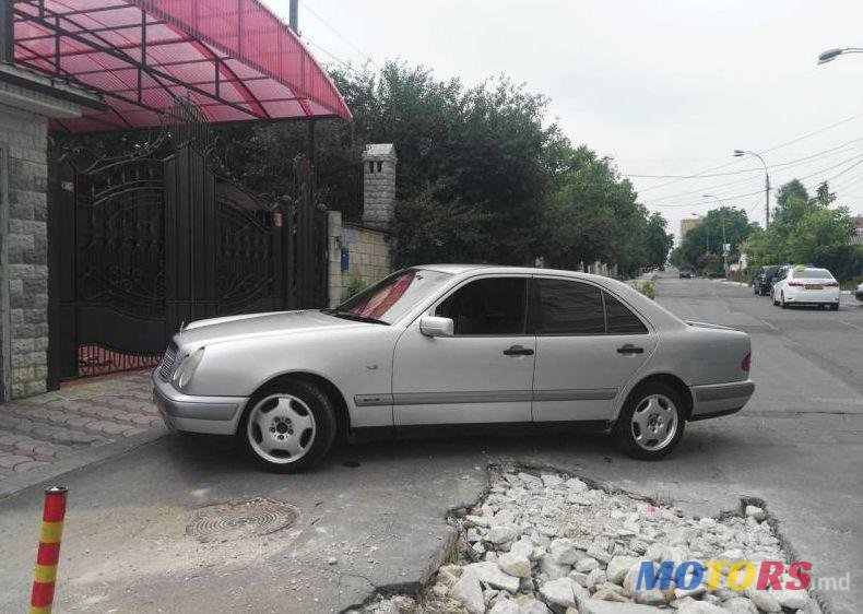 1996' Mercedes-Benz E photo #2