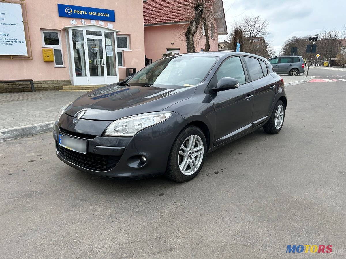 2012' Renault Megane photo #1