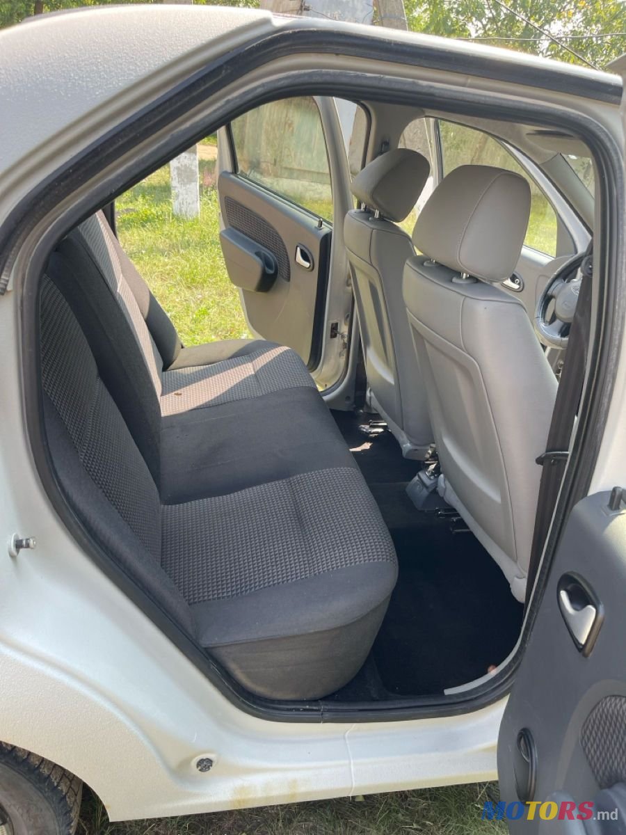 2007' Dacia Logan photo #6