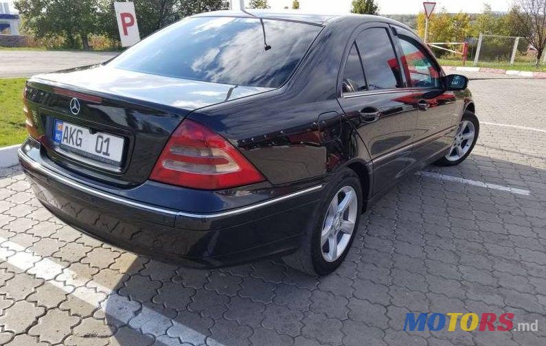 2004' Mercedes-Benz C photo #2